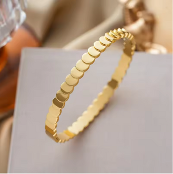 Melania swirl Bangle